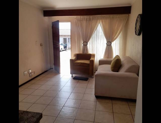 3 BEDROOM TOWNHOUSE FOR SALE IN DAWN PARK